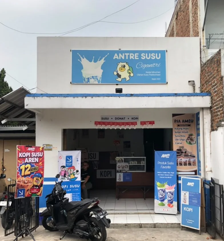 Gerai Antre Susu di kawasan Ciganitri, Kabupaten Bandung.