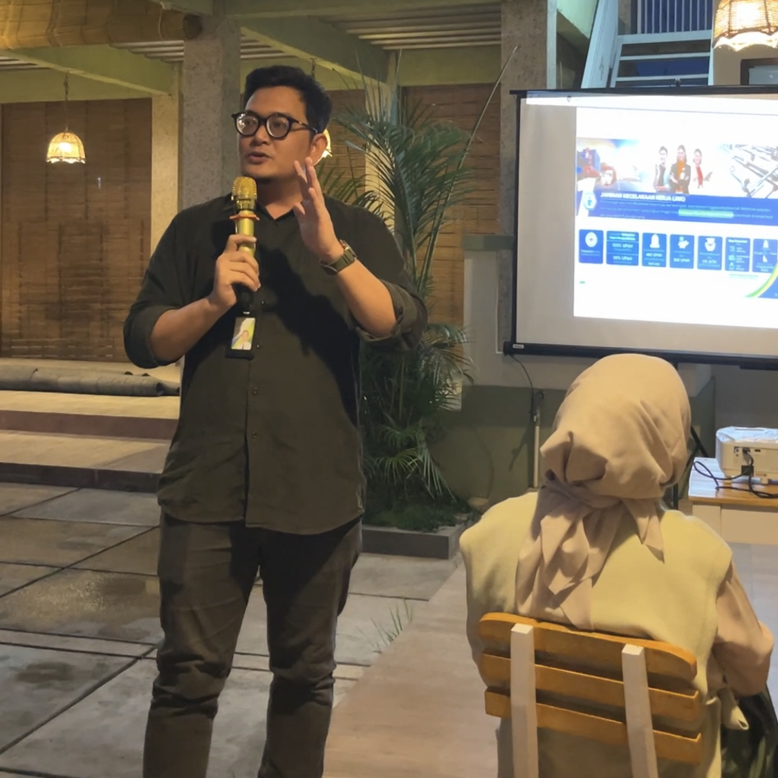 BPJS Ketenagakerjaan Bojongsoang Bandung Yunus menjelaskan tiga program yang menjadi bagian dari perlindungan ketenagakerjaan, yaitu Jaminan Kecelakaan Kerja (JKK), Jaminan Kematian (JKM), dan Jaminan Hari Tua (JHT).