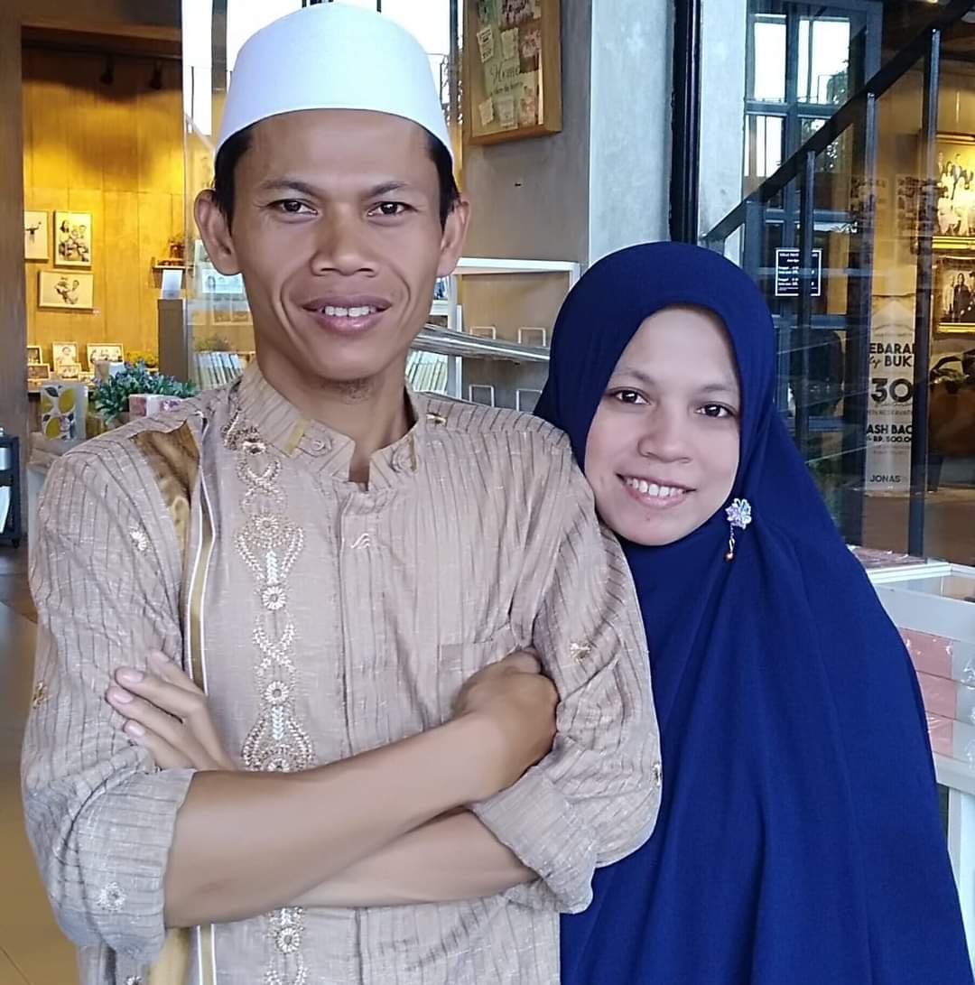 Nurdin Hayat dan Imas Maspupah, menjawab masalah dengan doa